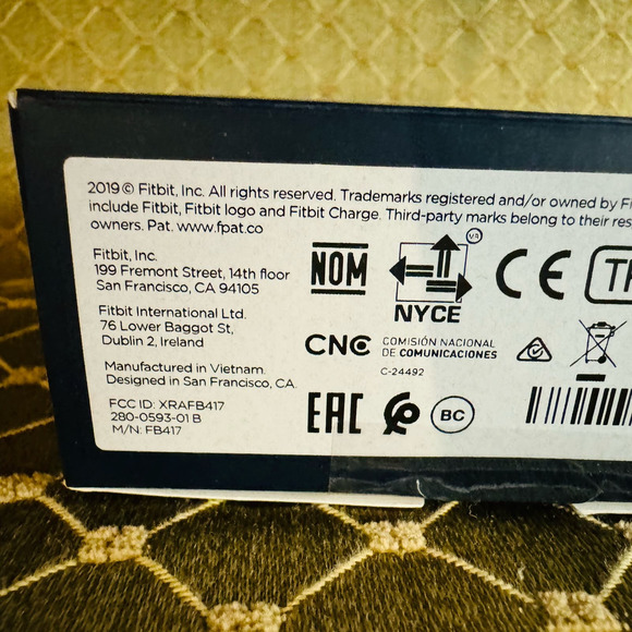 Fitbit Charge 4 Health & Fitness Tracker Rosewood GPS Swim FB417BYBY NEW Sealed - Picture 12 of 12